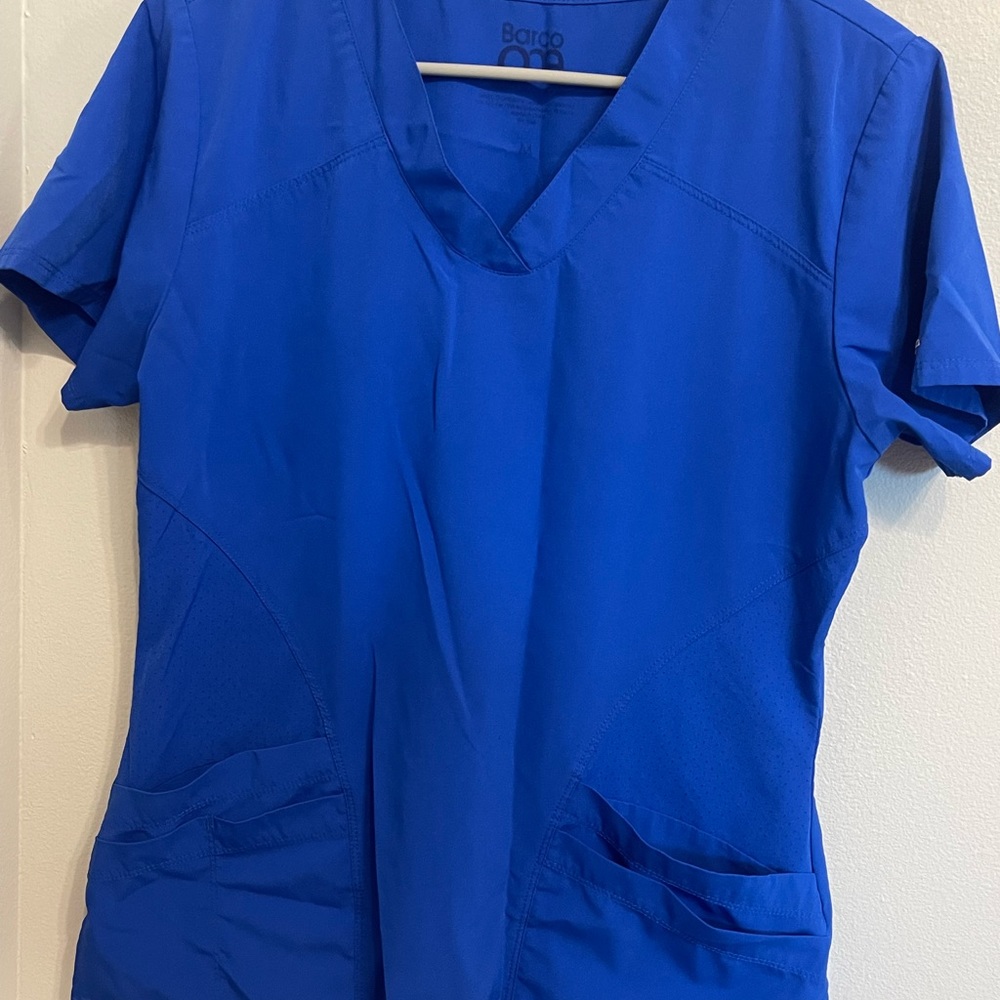 Woman’s Barco One Scrub Tops